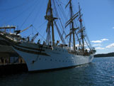 Mooi zeilschip in de haven.